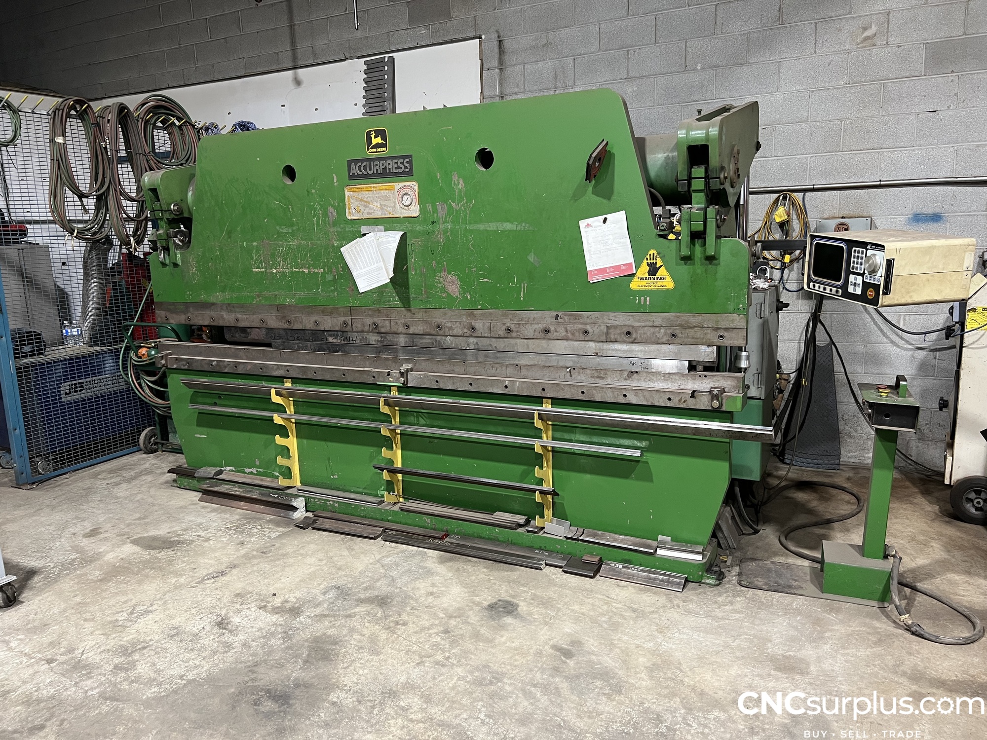 1992 ACCURPRESS 713012 Press Brakes | CNCsurplus, A Div. of Comtex Leasing Corp.