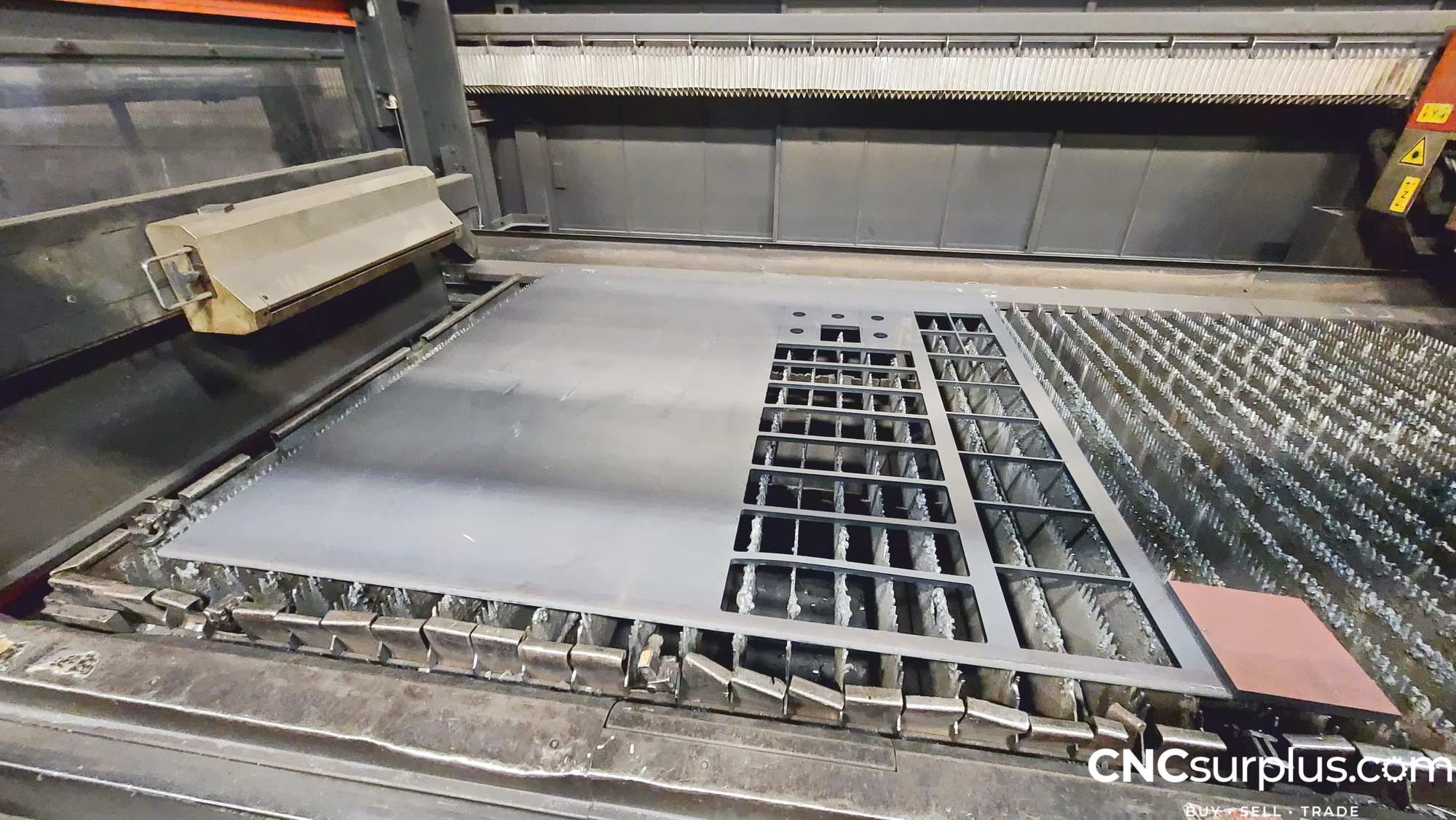 2011 AMADA FOM2-3015 NT Laser Cutters | CNCsurplus, A Div. of Comtex Leasing Corp.